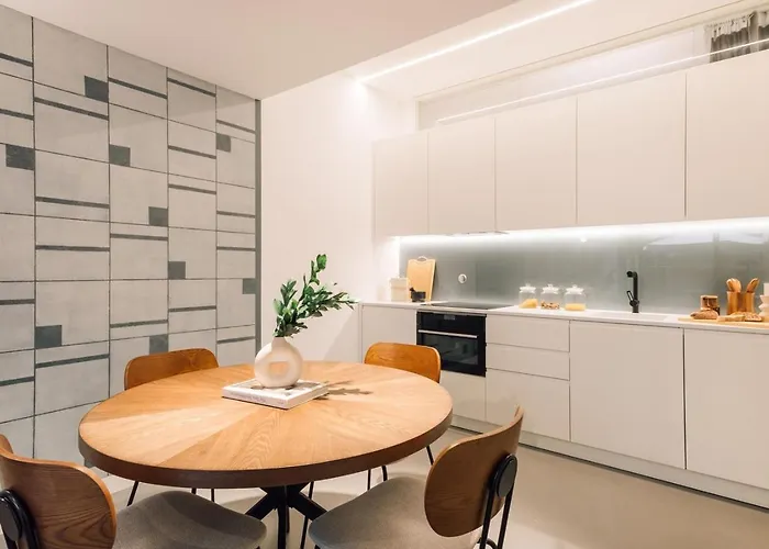 Alvor - 2 Bedrooms And Terrace In Santo Antonio * Lisboa