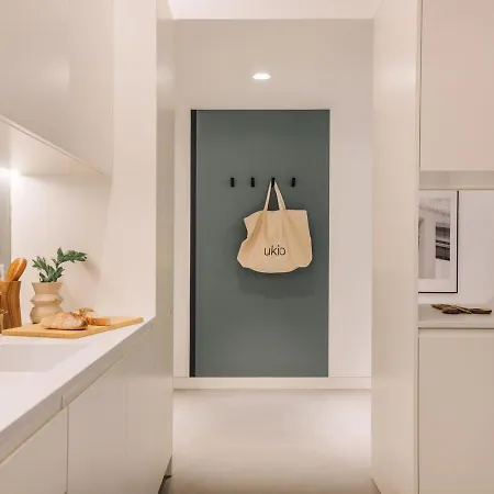 Alvor - 2 Bedrooms And Terrace In Santo Antonio 리스본