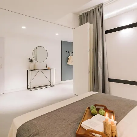 Alvor - 2 Bedrooms And Terrace In Santo Antonio 리스본